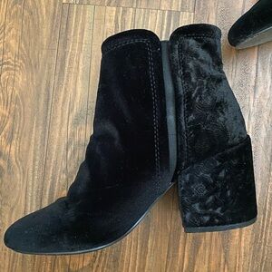 Lucky Brand Cora Ankle Boots